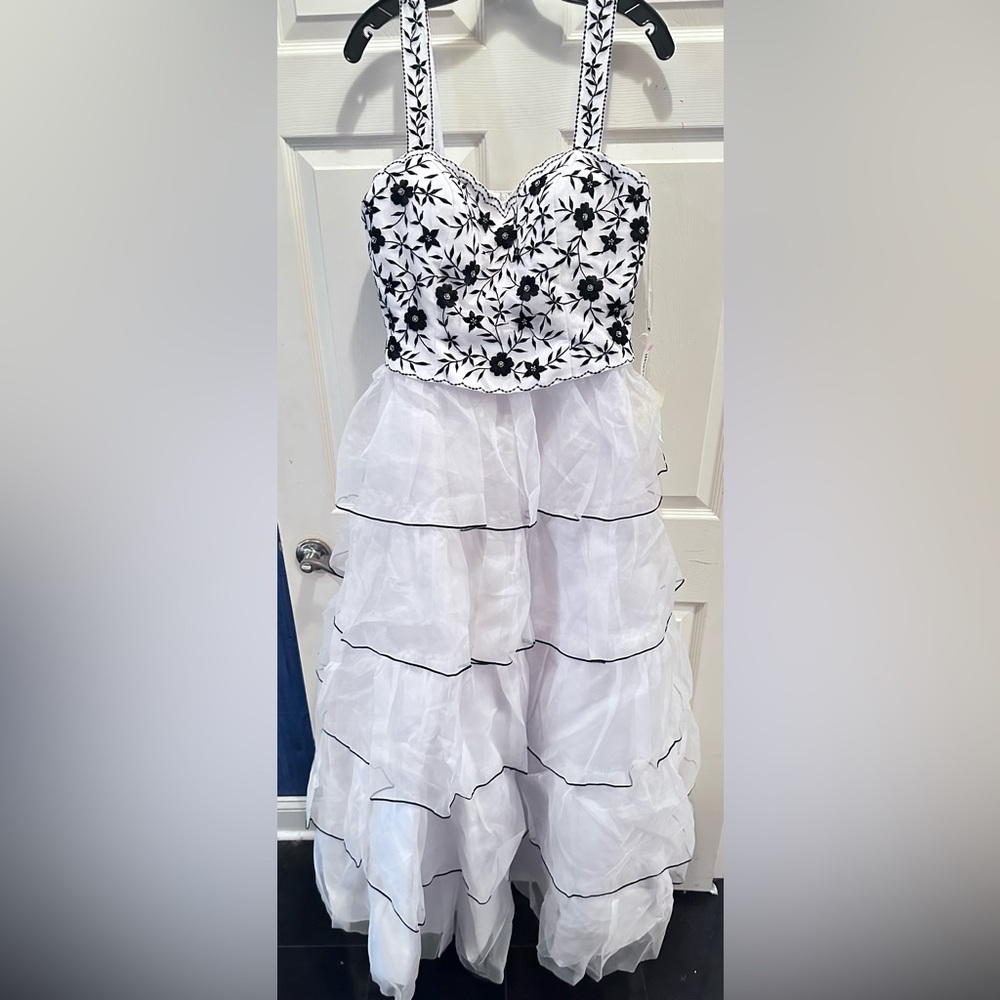 NWT Da bora Rachelle couture black white formal prom or special occasion dress - Picture 5 of 6